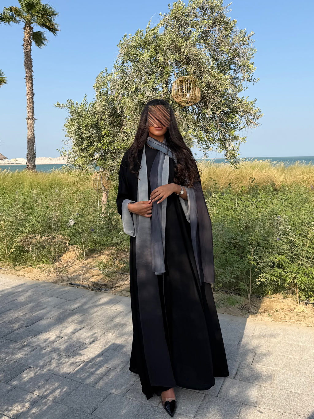 عبايه القمر ( تنلبس من الجهتين )