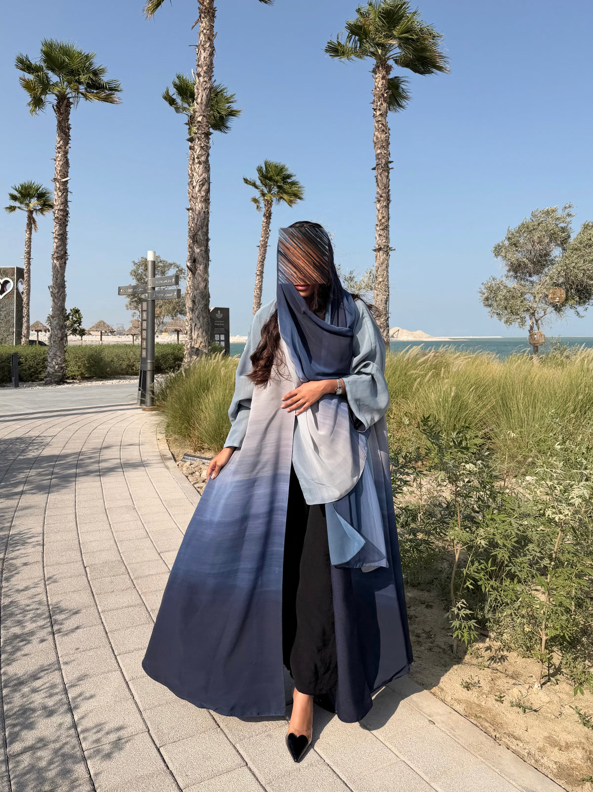 عبايه الغيمه (تنلبس من الجهتين)