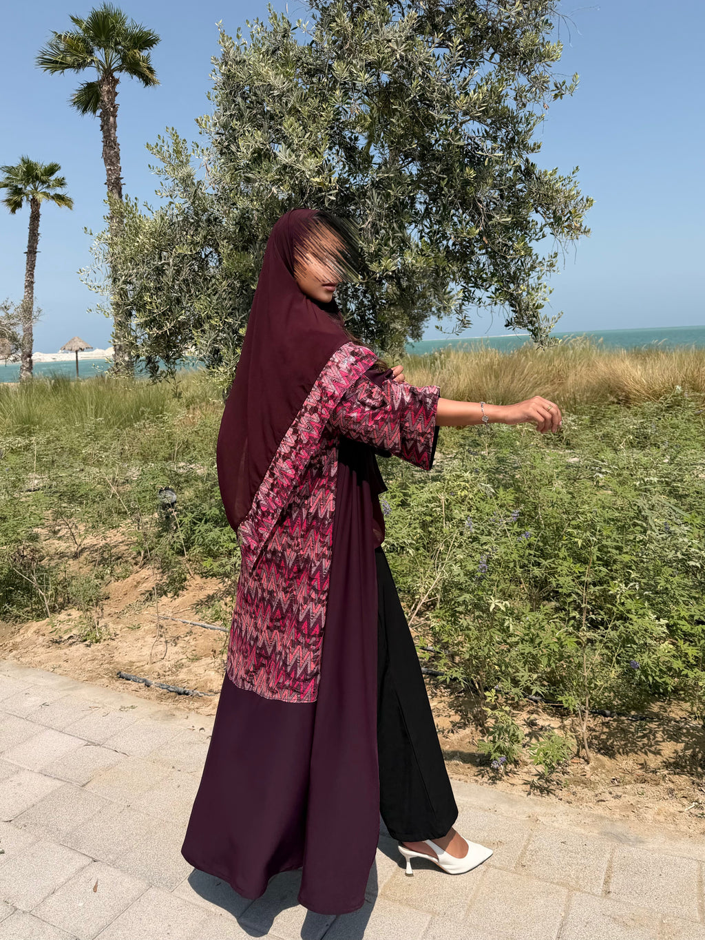 عبايه الرمانه