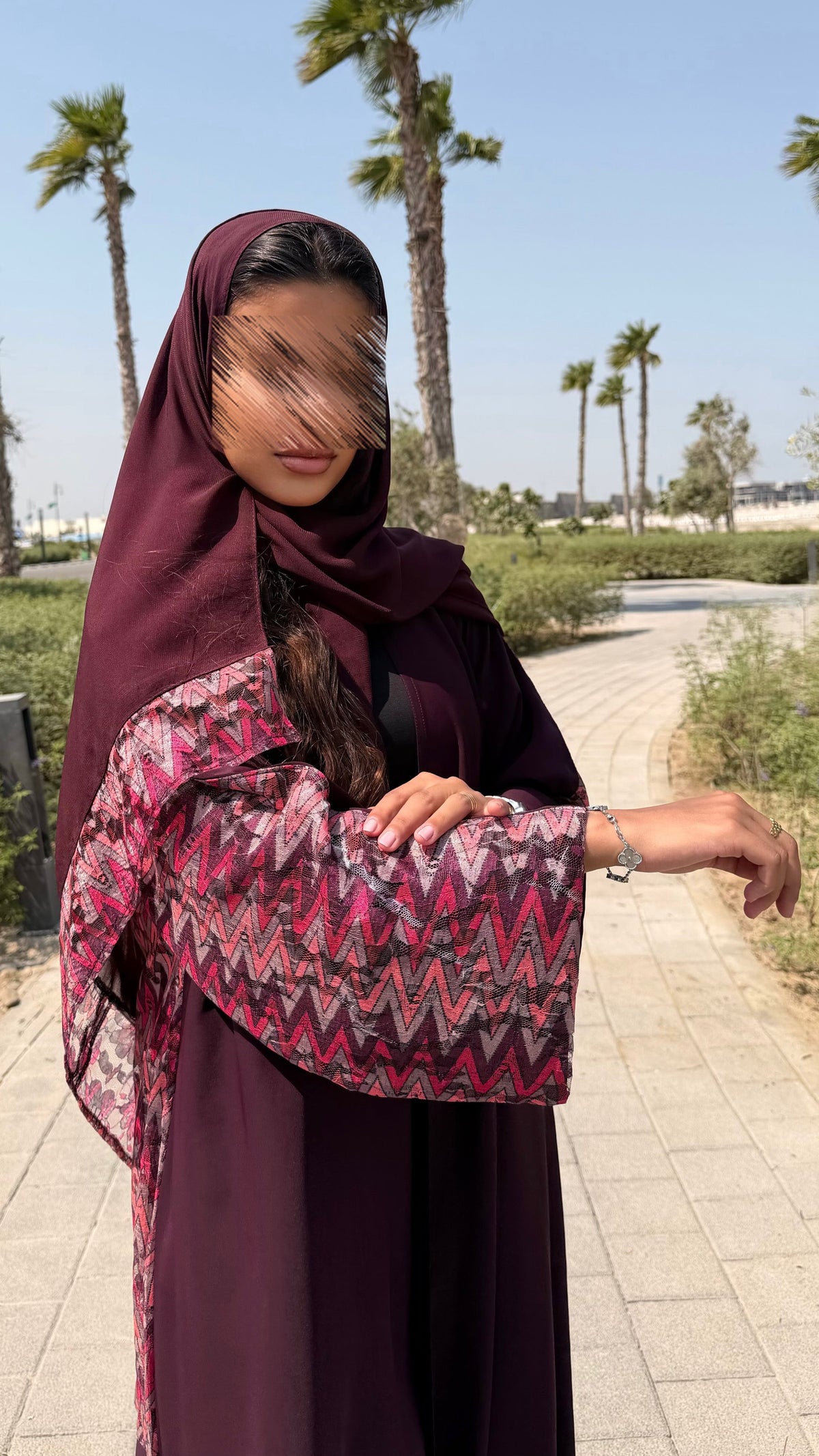 عبايه الرمانه