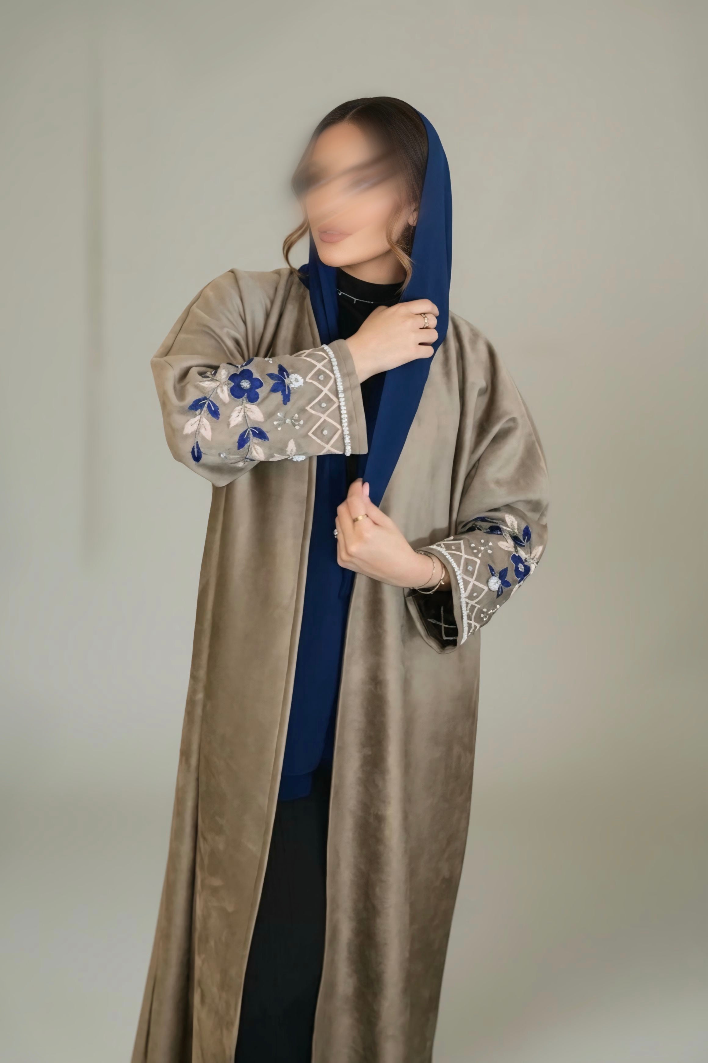 عباية شتوية شمواه بني مع تطريز كحلي