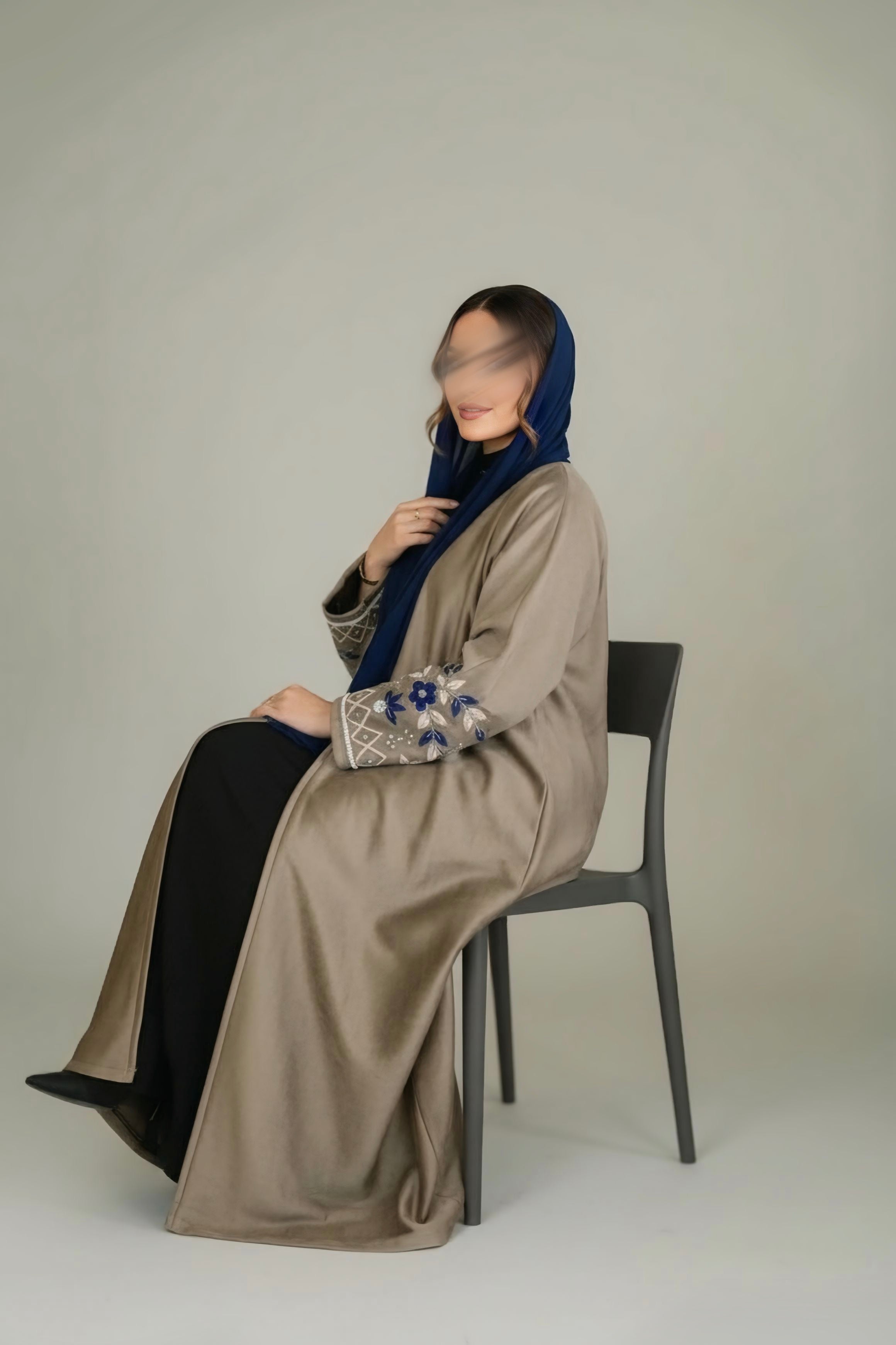 عباية شتوية شمواه بني مع تطريز كحلي