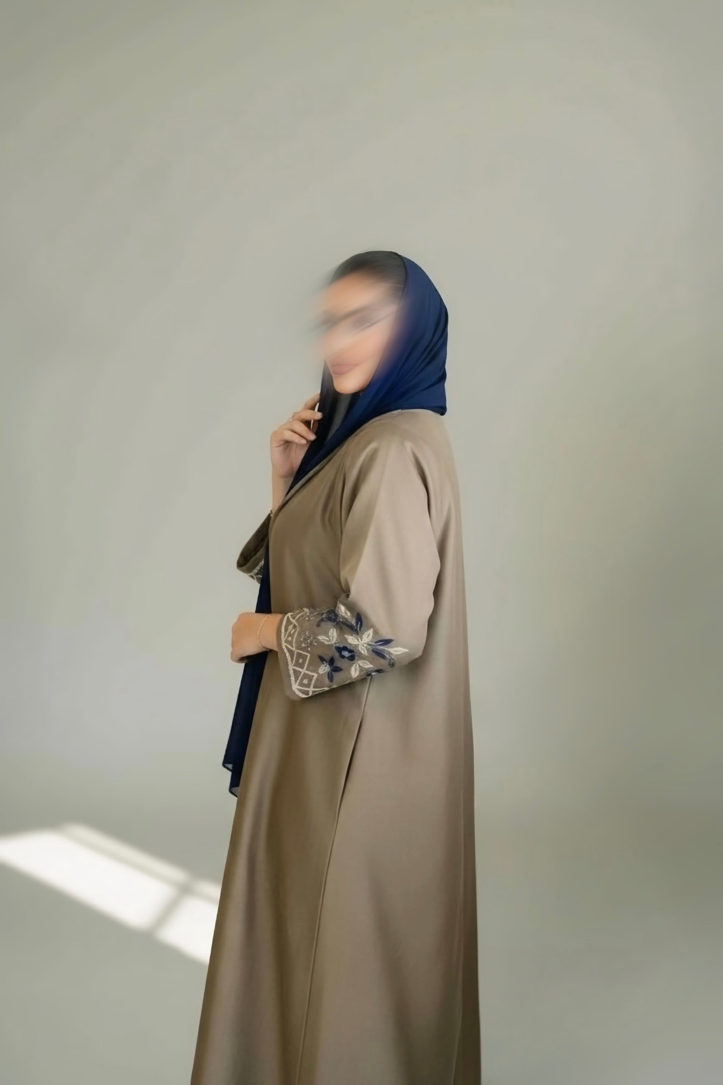 عباية شتوية شمواه بني مع تطريز كحلي