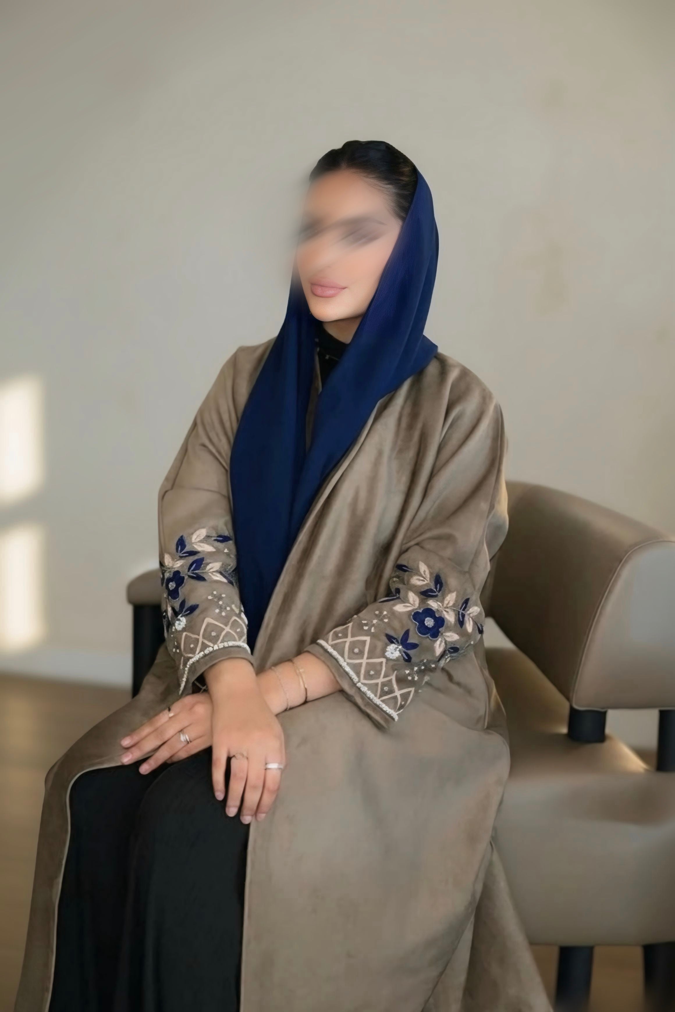 عباية شتوية شمواه بني مع تطريز كحلي