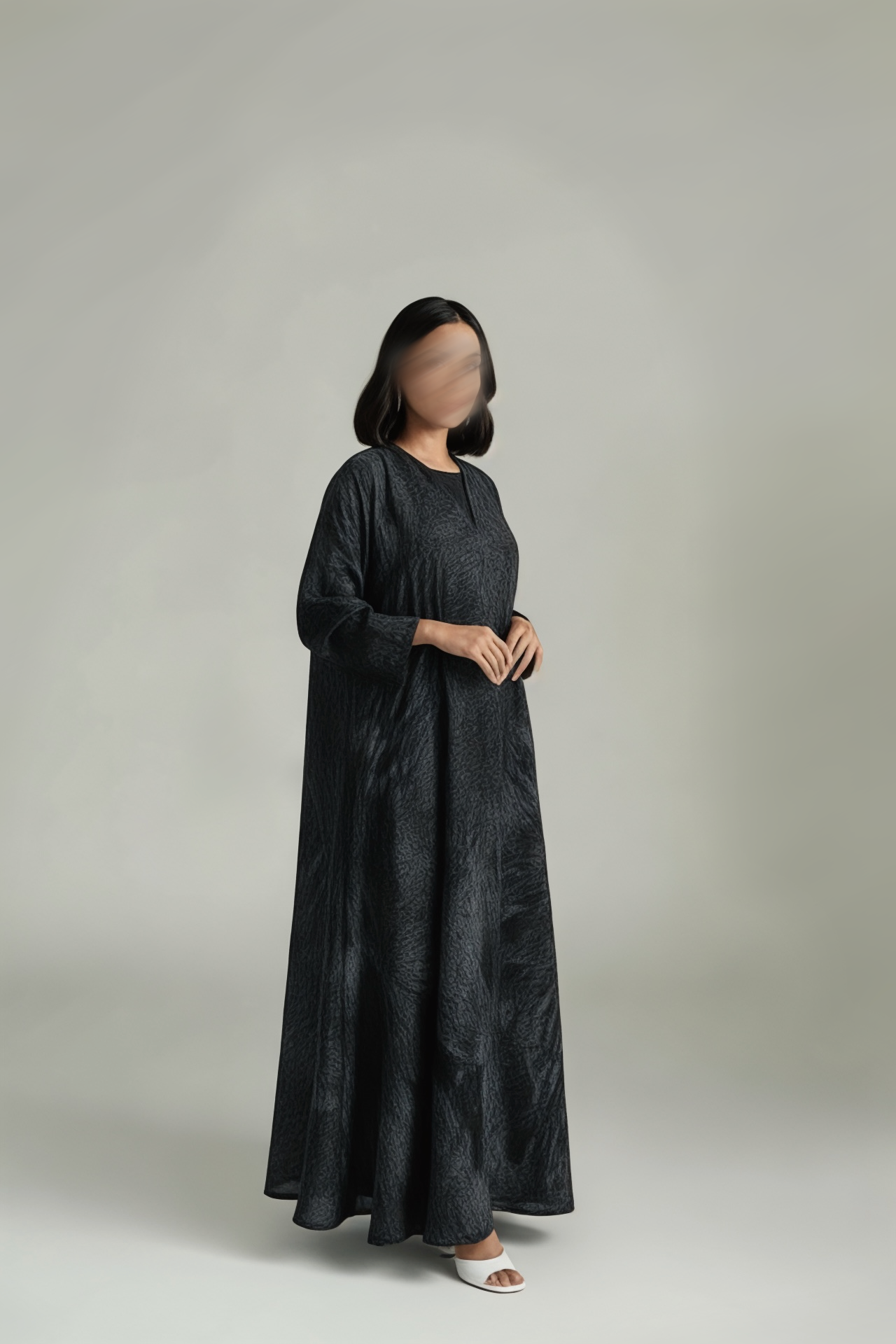 عبايه شيفون رصاصي مطبوع (قابله للبس من الجهتين)