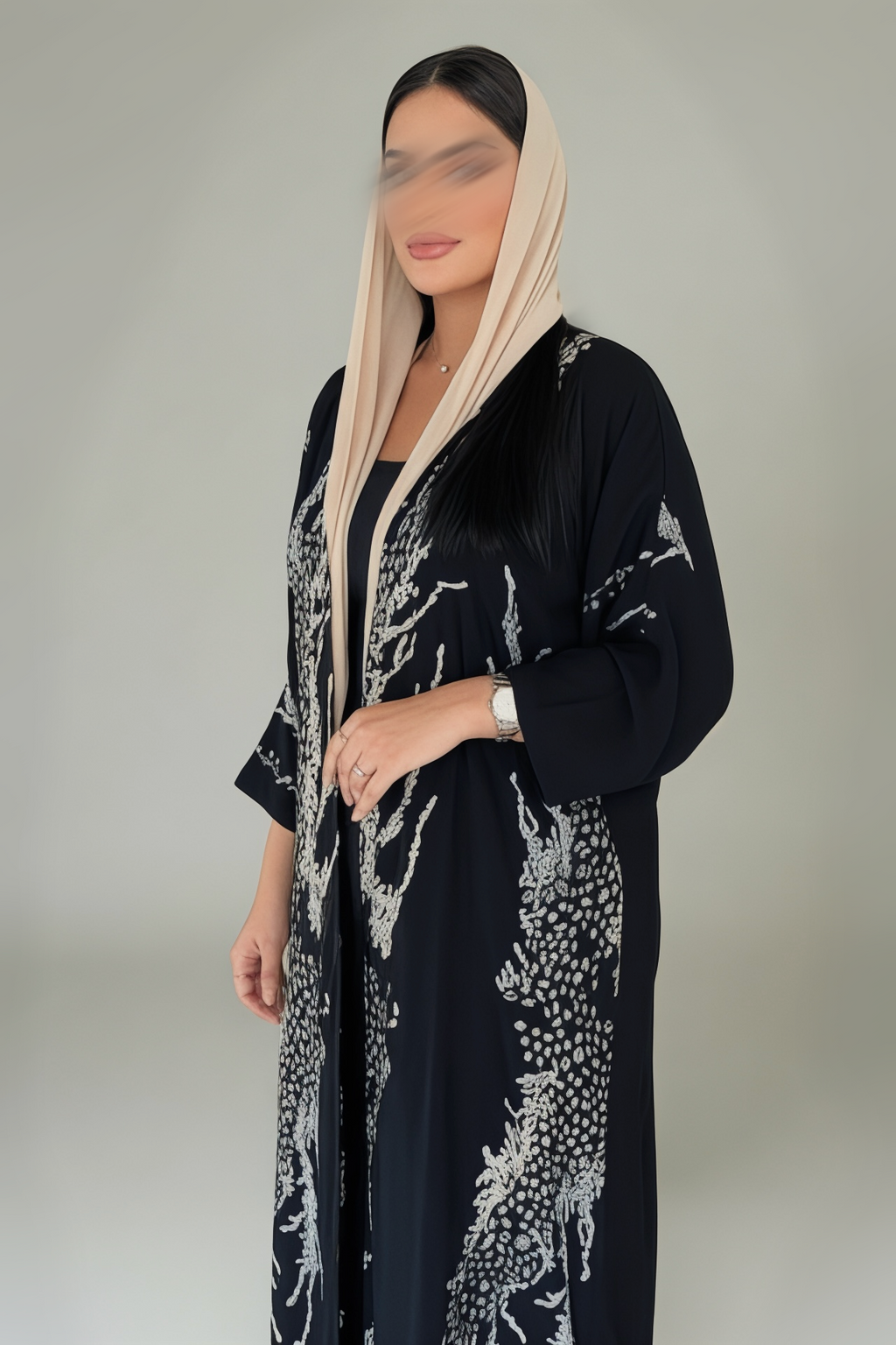 عبايه شيفون تطريز كمبيوتر فضي وذهبي