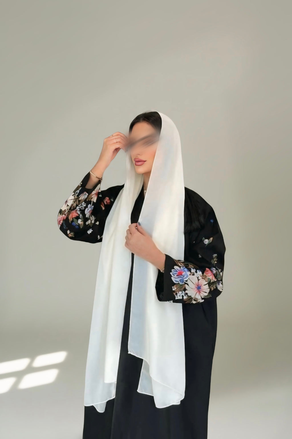 عبايه منميت تطريز كمبيوتر ورود