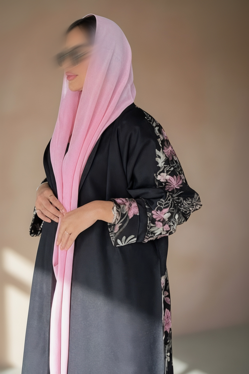 شيفون مع تطريز وردي