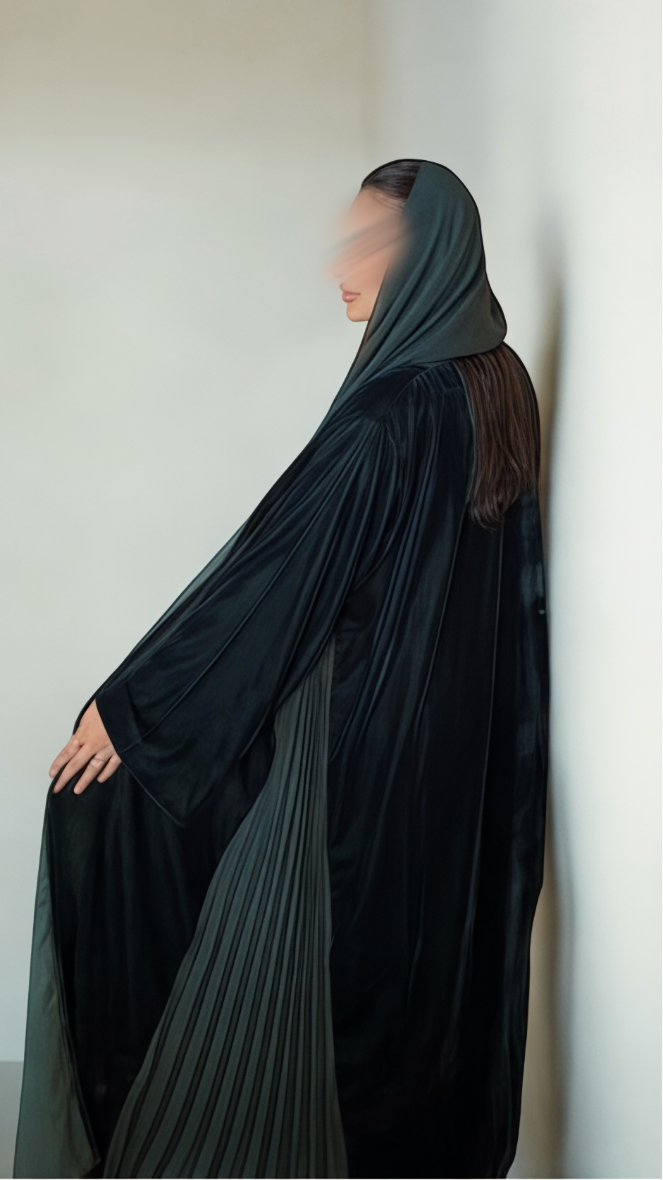 مخمل اخضر بتفاصيل كسرات كلوش