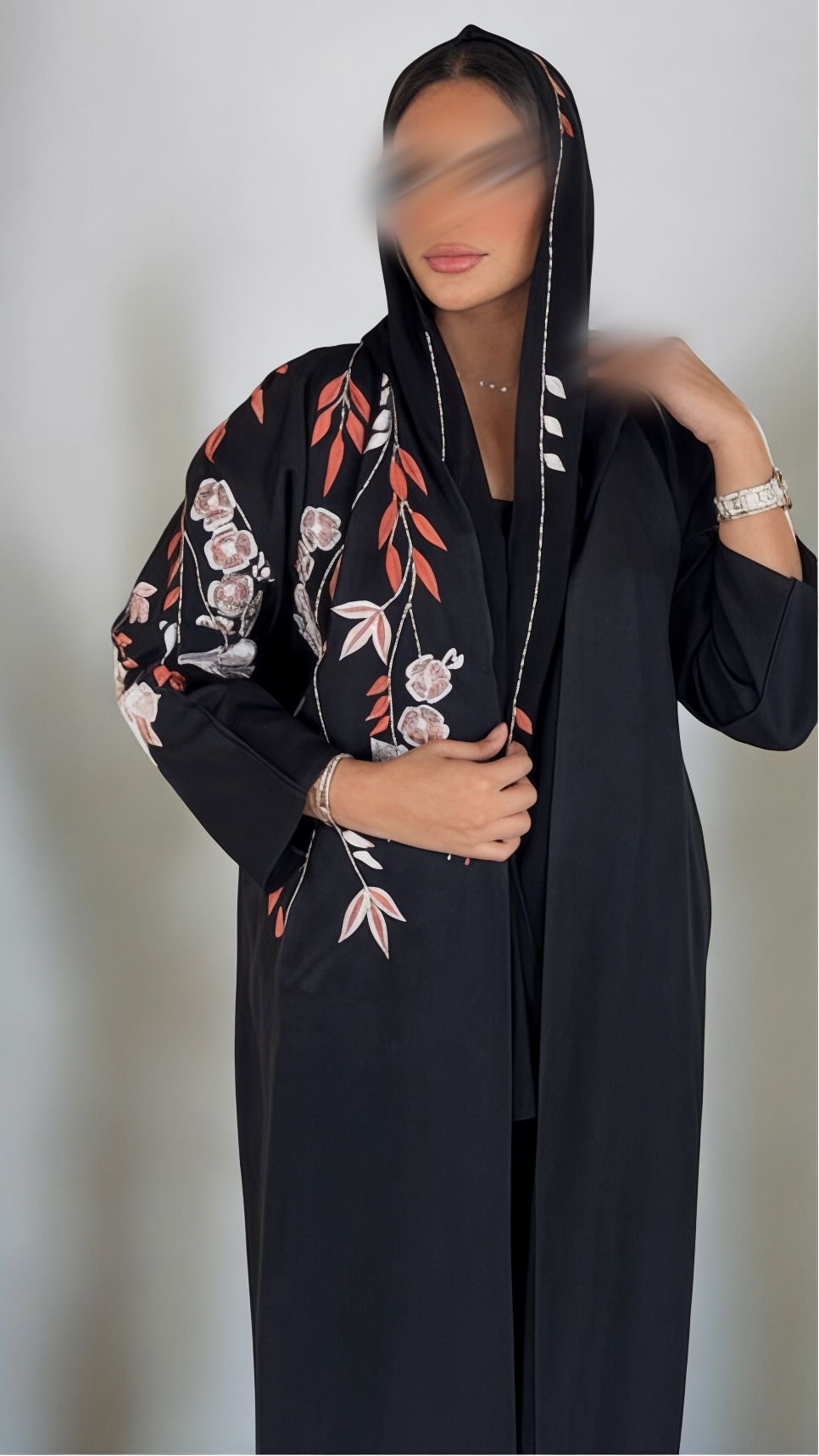 عبايه منميت تطريز يدوي