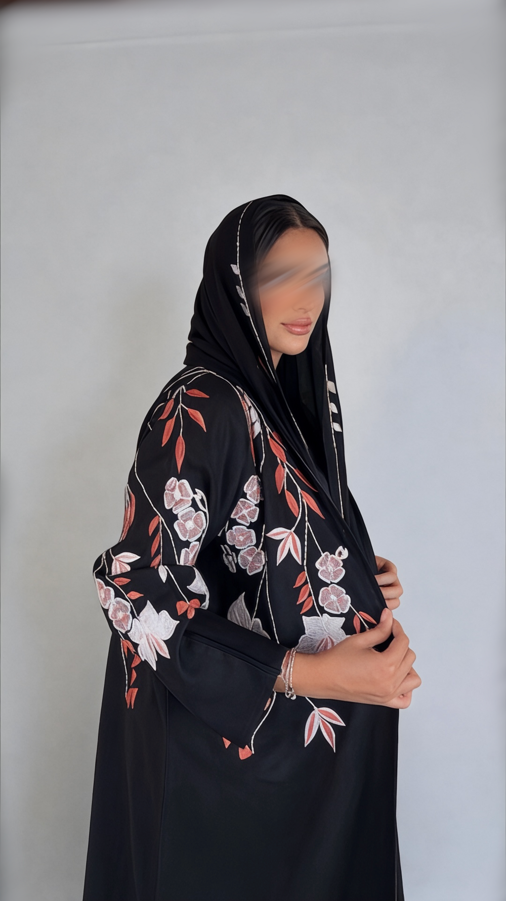 عبايه منميت تطريز يدوي