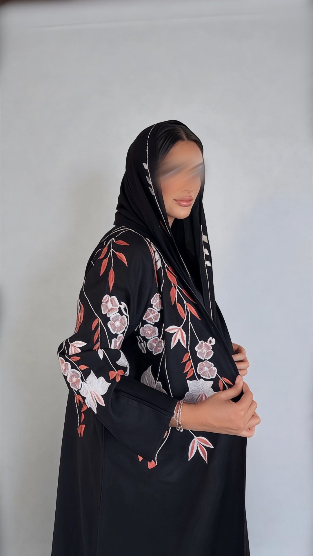 عبايه منميت تطريز يدوي