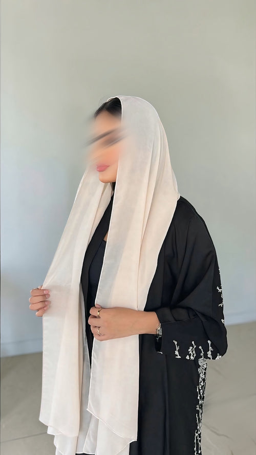 شيفون بتطريز من الخلف