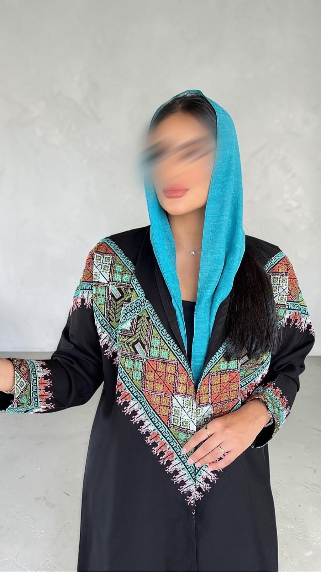 عبايه تطريز بحريني