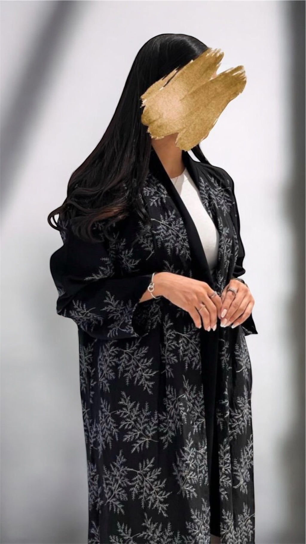 عبايه كريب بحريني بتطريز كمبيوتر انيق