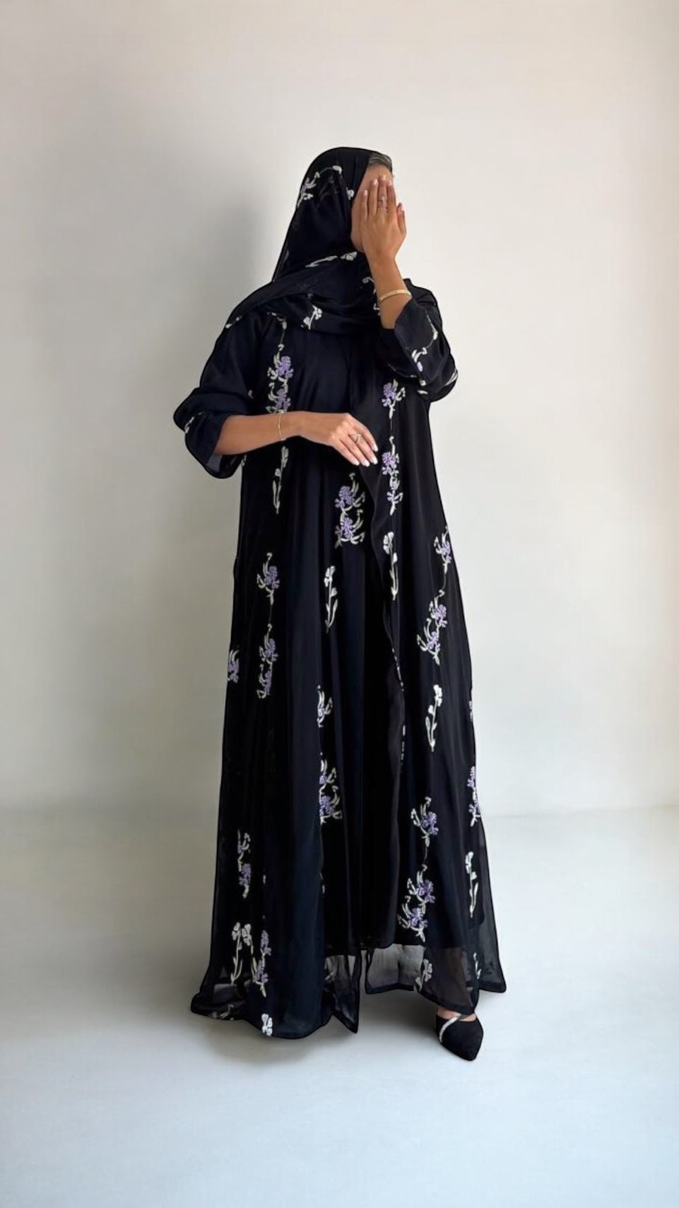 عبايه شيفون كلوش بتطريز ورود بنفسجيه