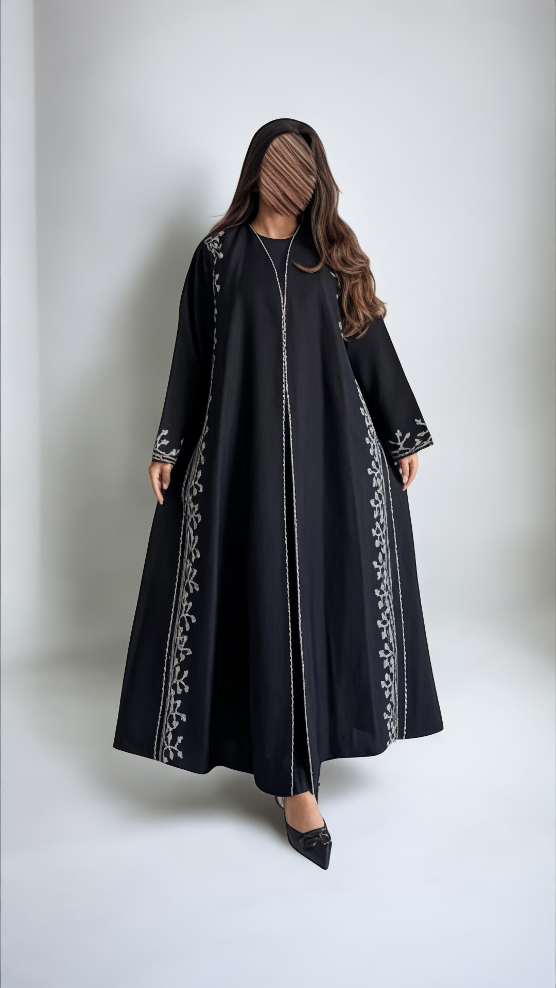 عباية أنيقة بتطريز يدوي ابيض