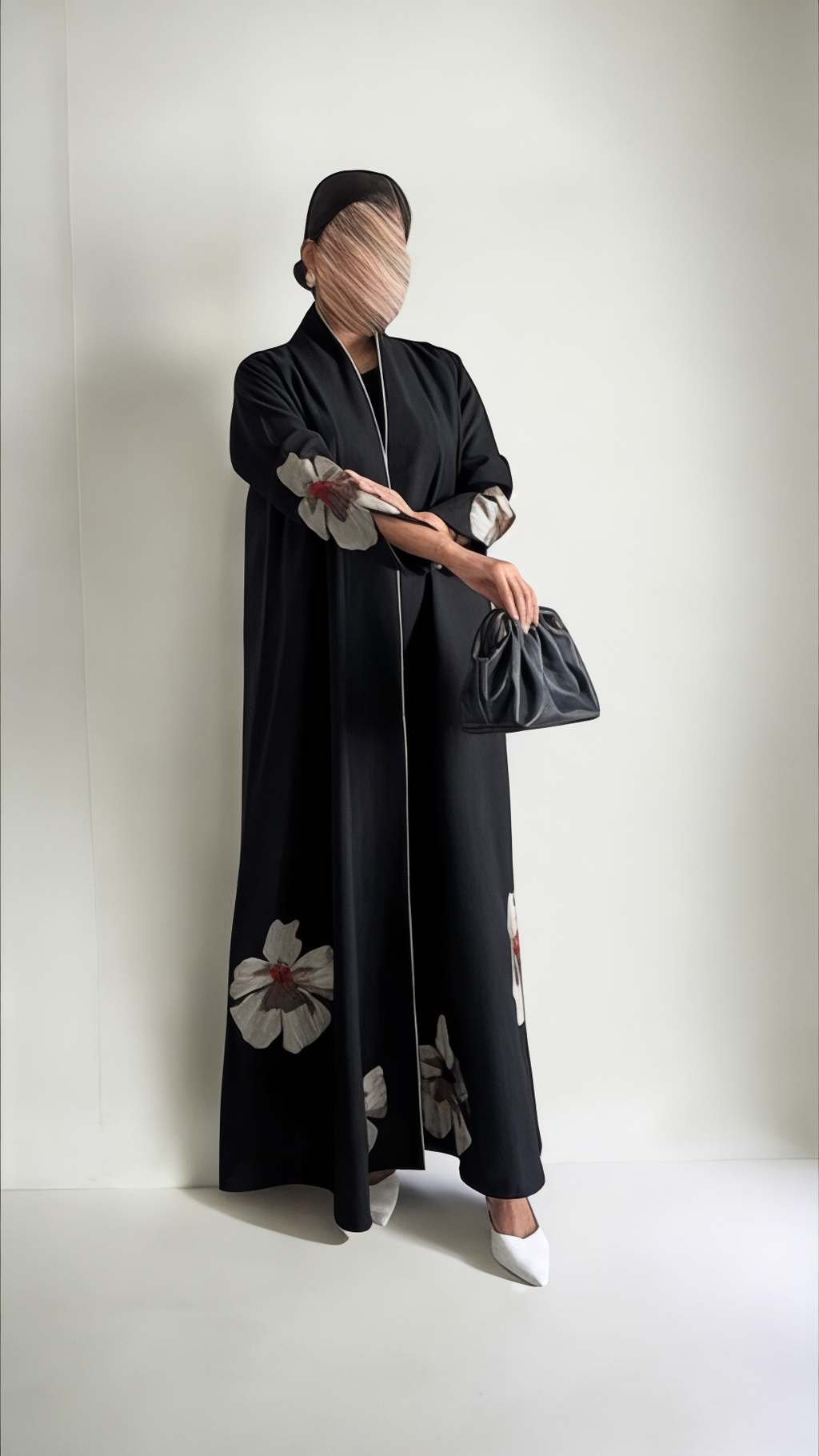 عبايه بتطريز ورود مميزه