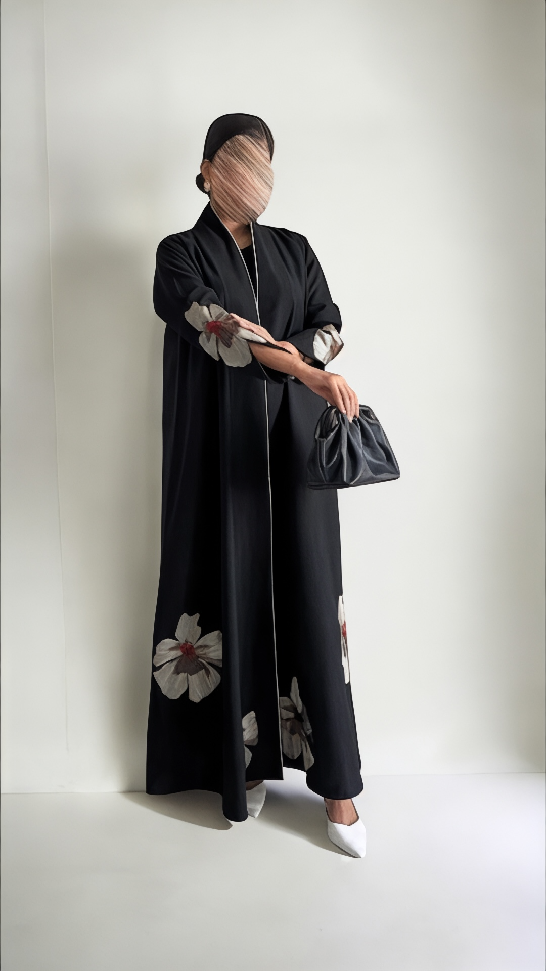 عبايه بتطريز ورود مميزه