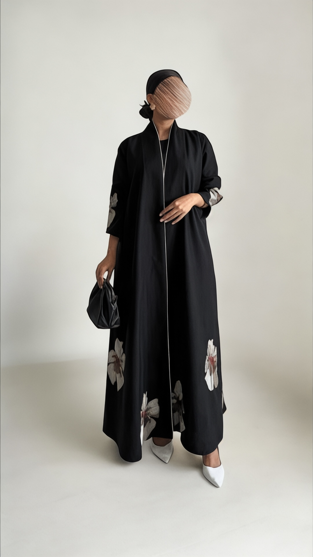 عبايه بتطريز ورود مميزه