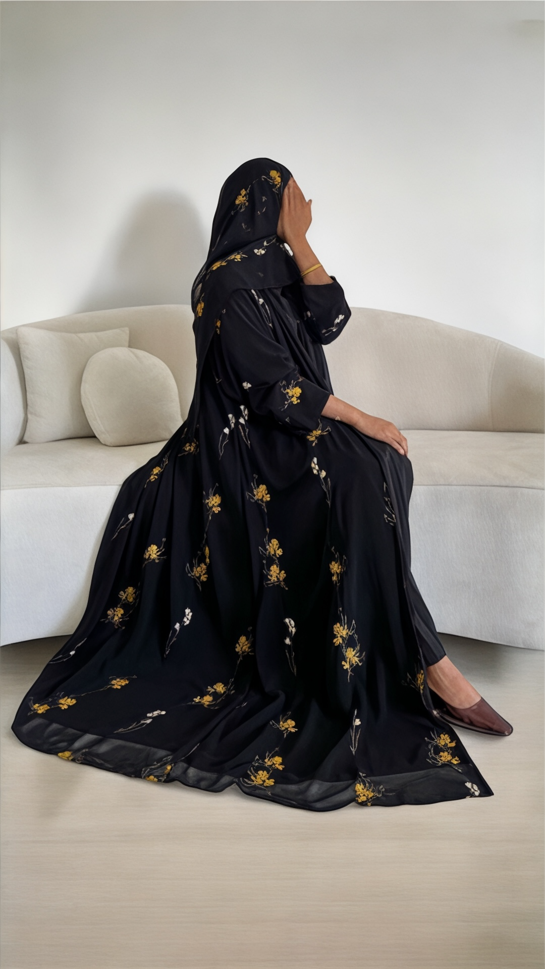 شيفون مطرز ورود صفرا - كلوش