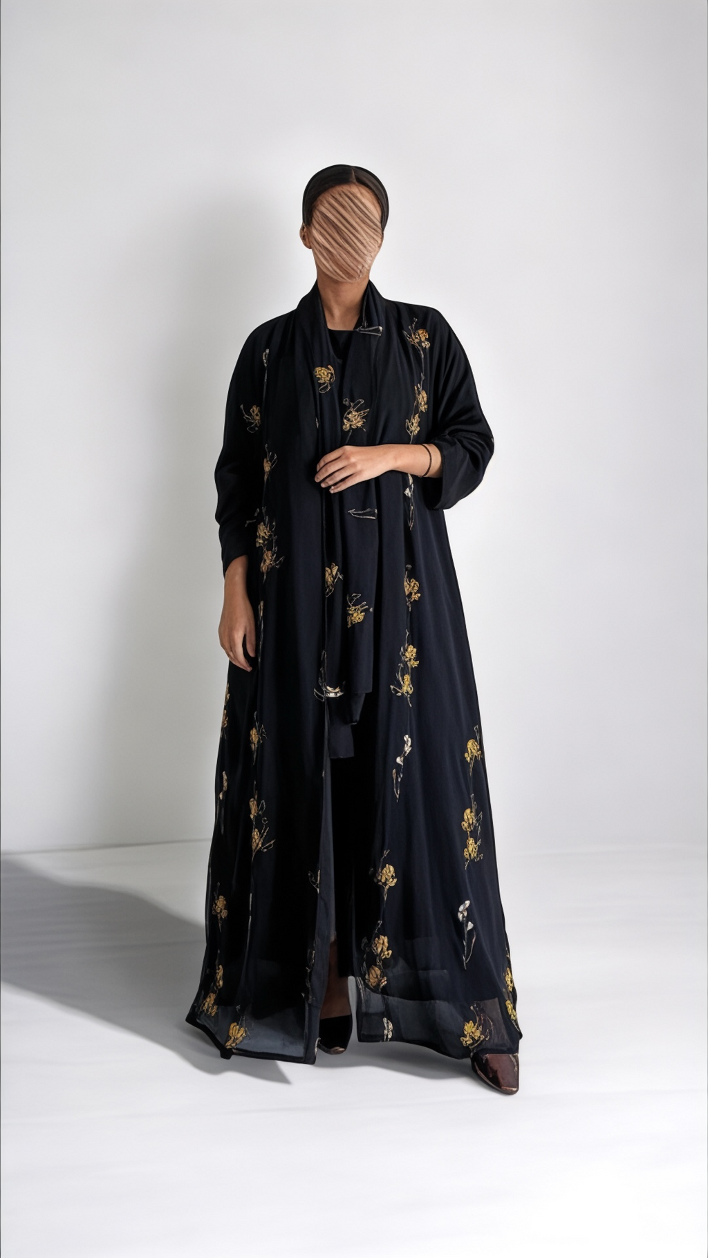 شيفون مطرز ورود صفرا - كلوش