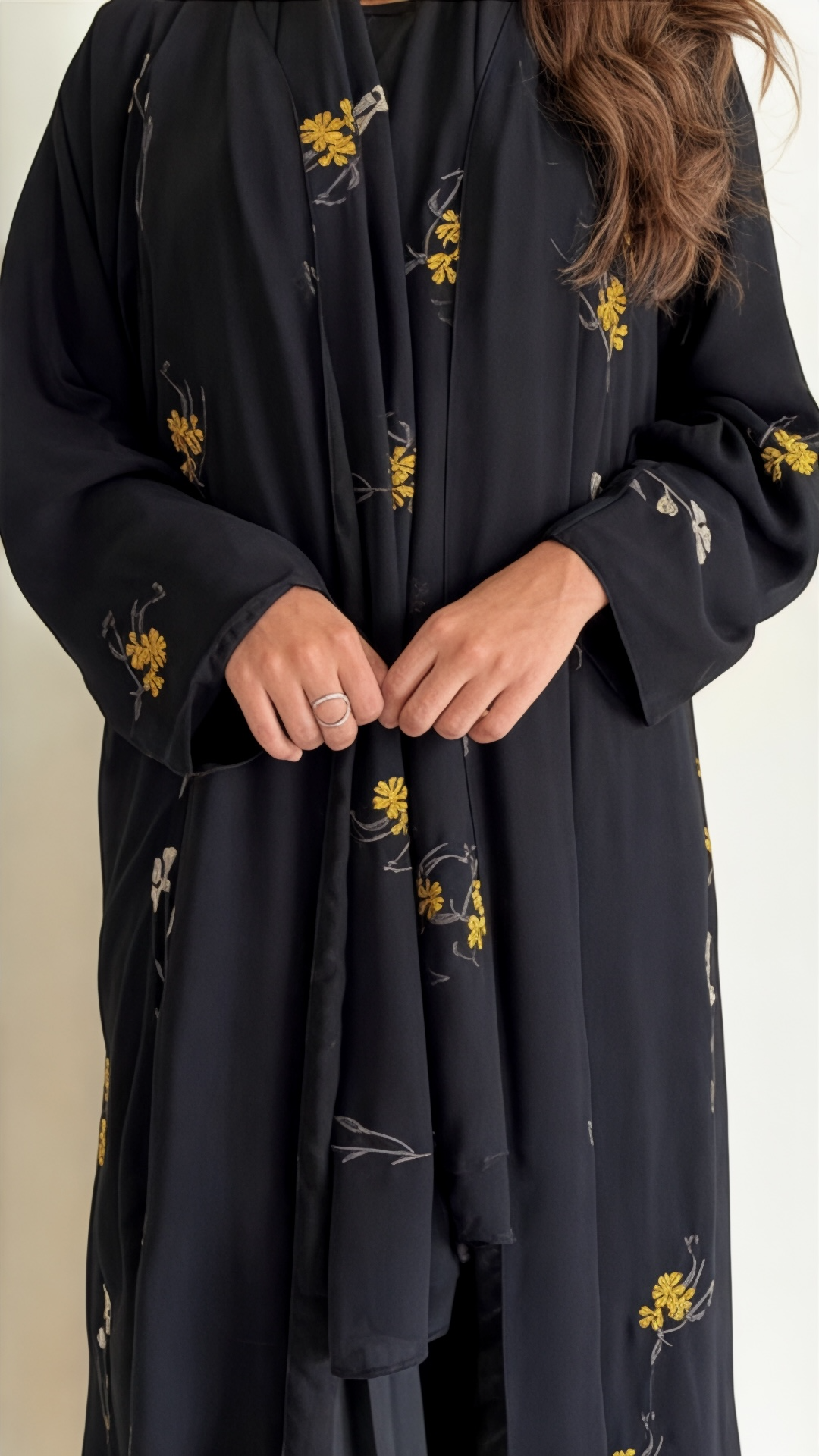 شيفون مطرز ورود صفرا - كلوش