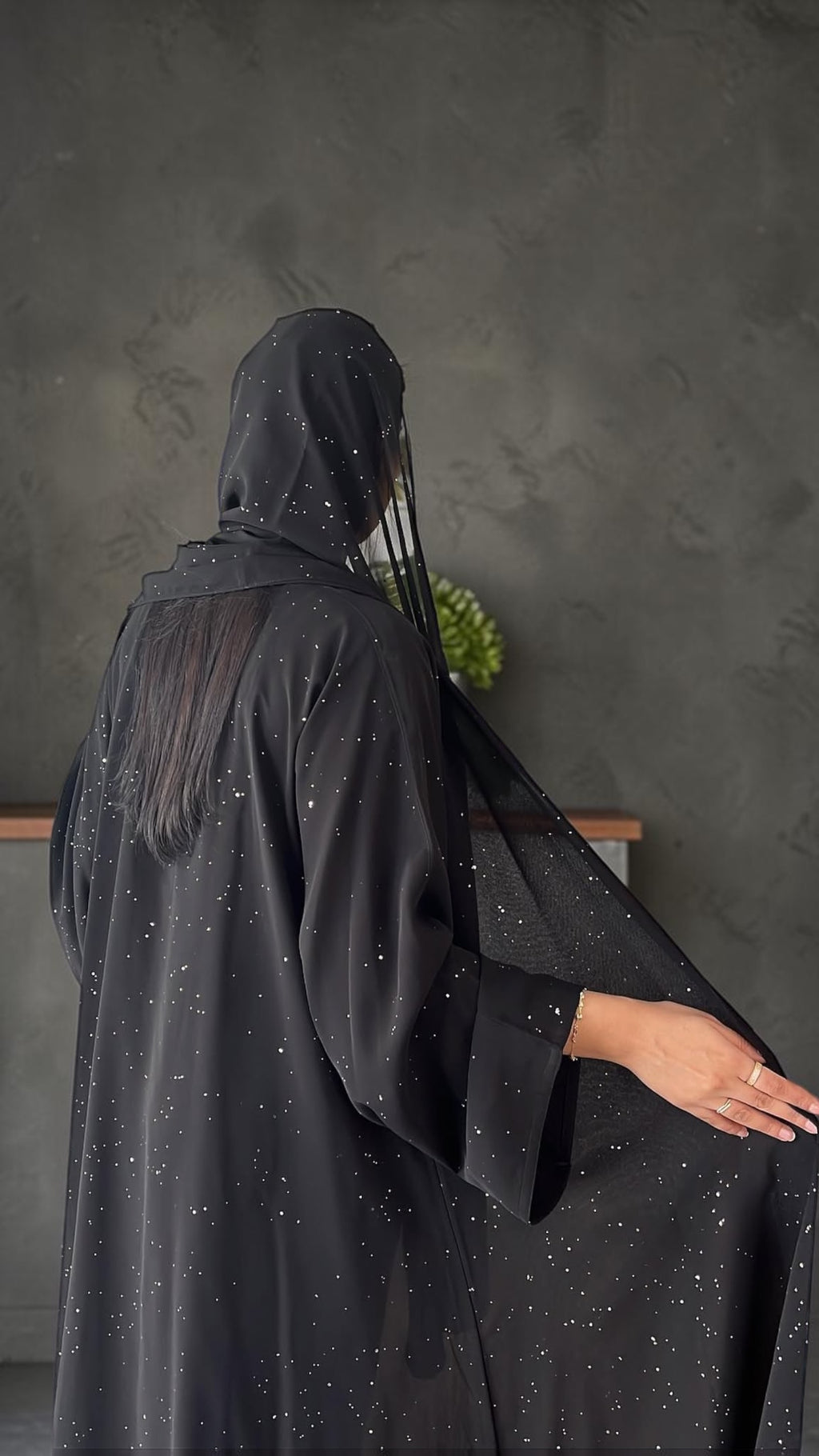 عبايه شيفون بلمعة نجوم خفيفه