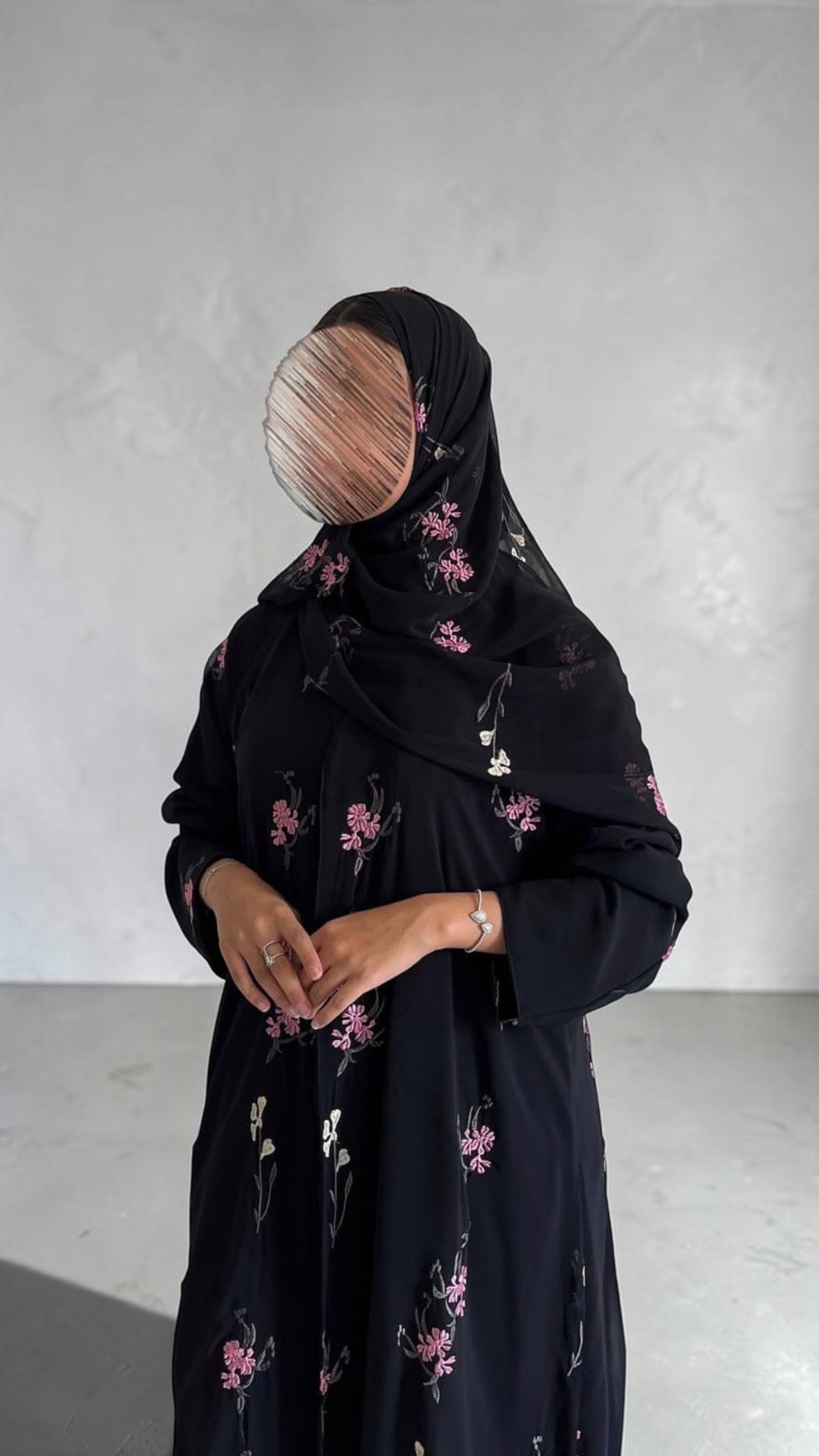 عبايه شيفون بتطريز كامل