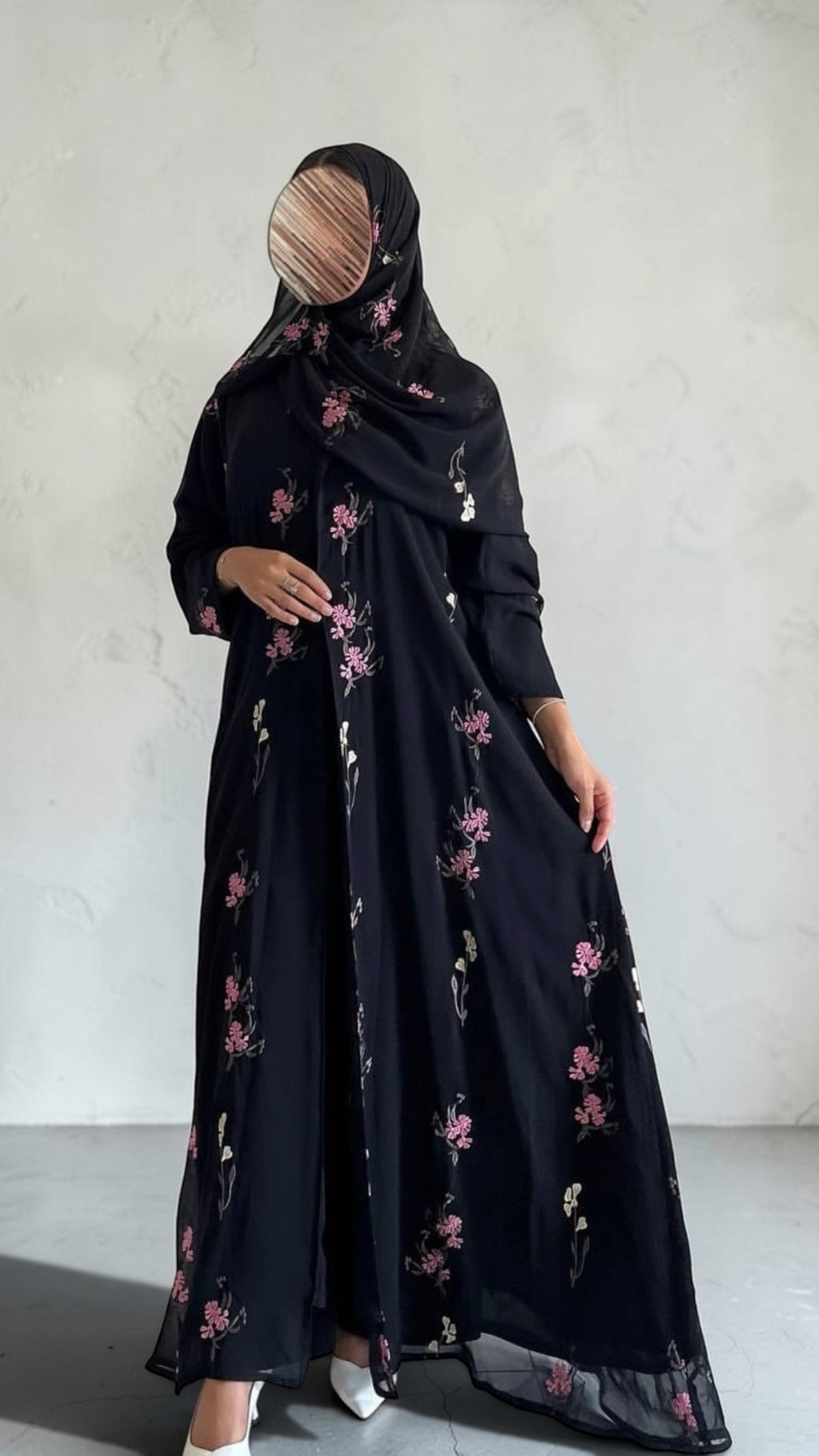 عبايه شيفون بتطريز كامل