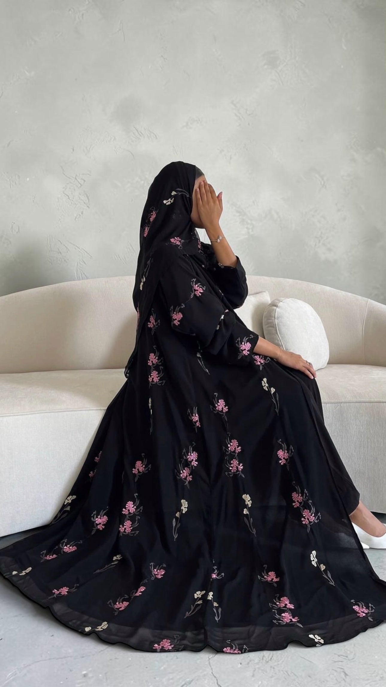عبايه شيفون بتطريز كامل