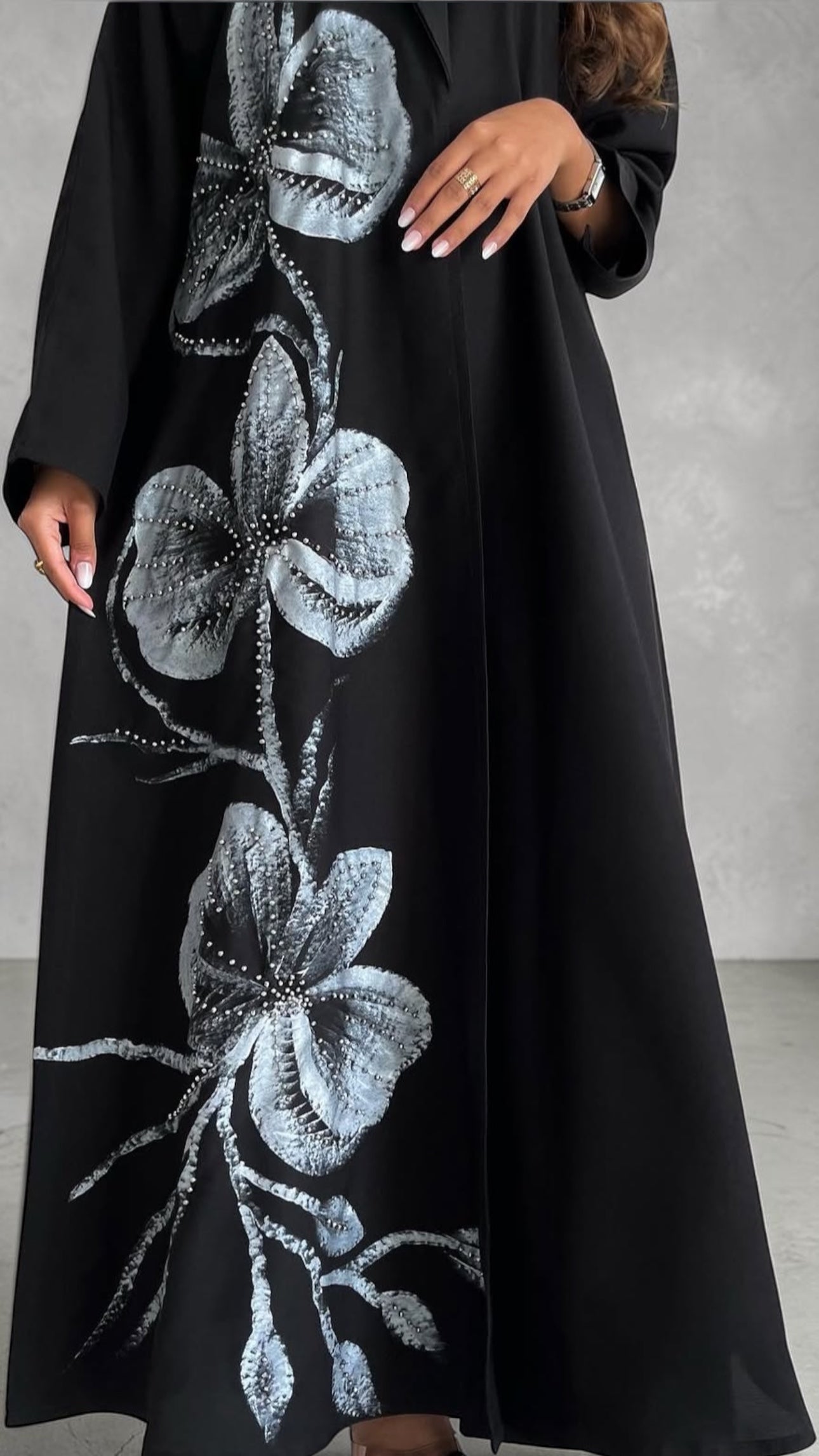 عبايه برسم يدوي مميز مع شك