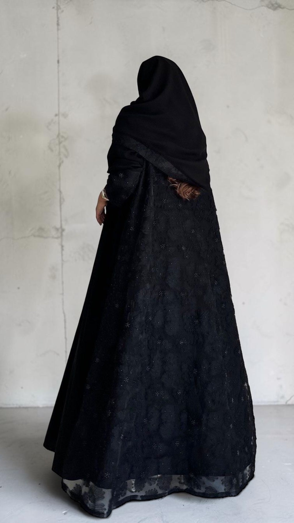 عبايه بورود بارزه ولمعه لولو