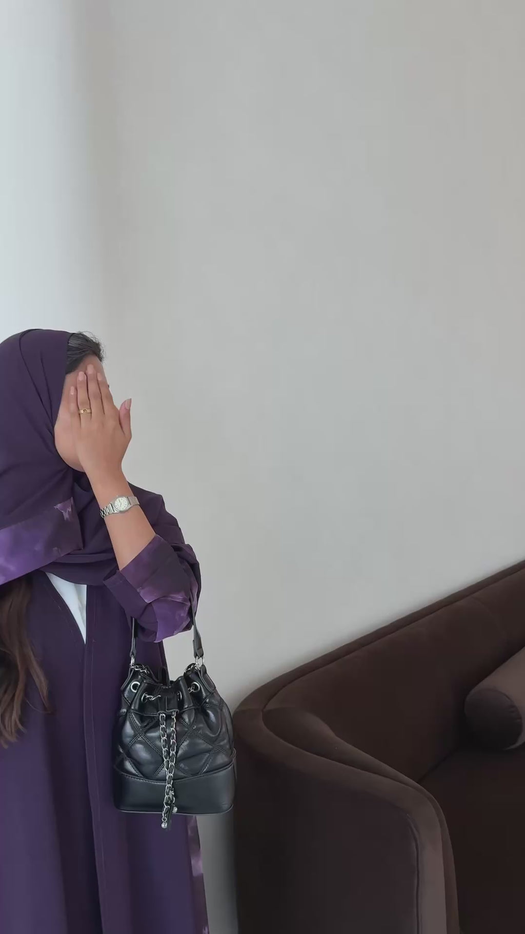 عبايه الزاهيه