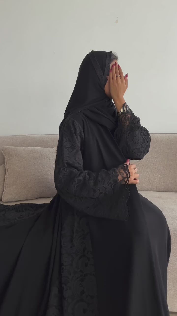 عباية دانتيل أسود عملية – تتسكر بالكامل