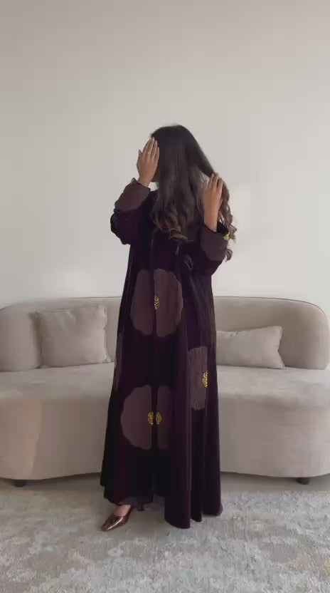 عبايه مخمل بني بنقشة الزهور المميزه