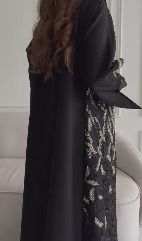 عبايه جاكار سوده مطرزه سايد كامل