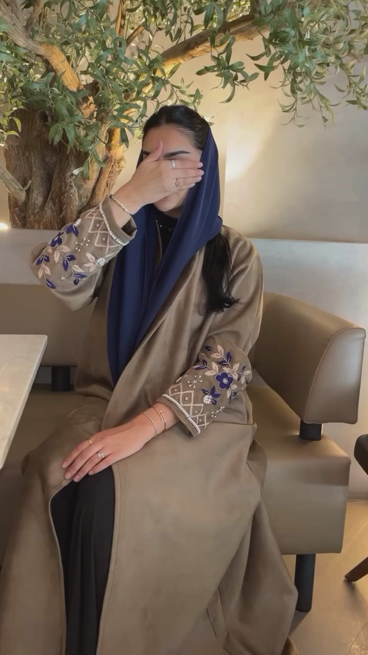 عباية شتوية شمواه بني مع تطريز كحلي